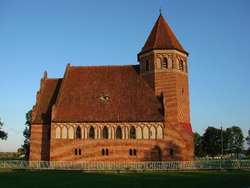 Wiśniowo Ełckie: kościół z czerwonej cegły