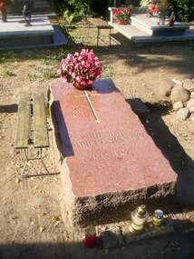 Grób Zbigniewa Nienackiego na cmentarzu w Jerzwałdzie