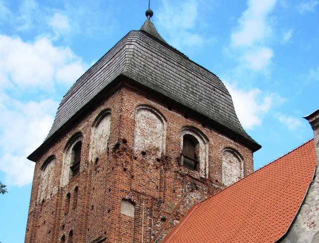 Pasym: kościół ewangelicki z XIV wieku - full image