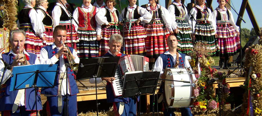 Zespół Pieśni i Tańca "Szuwary" z Markus
