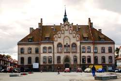 Pisz: rynek i ratusz