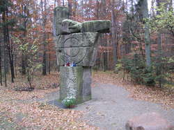 Zawady Małe: cmentarz rozstrzelanych przez hitlerowców