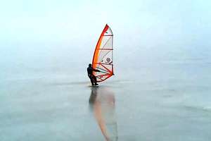 Tolkmicko: Ice-surfing, czyli windsurfing na lodzie