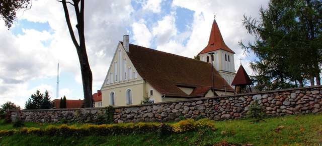 Stare Juchy: zabytkowy kościół - full image