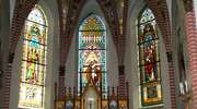 Dźwierzuty: zabytkowy kościół katolicki Przenajświętszej Trójcy