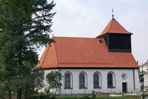 Księży Lasek: kościół z 1928 roku