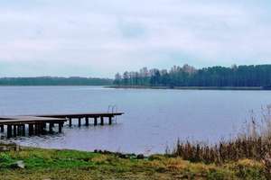 Stanclewo: wieś nad jeziorem Jełmuń