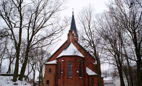 Kościół z 1899 roku w Karolewie