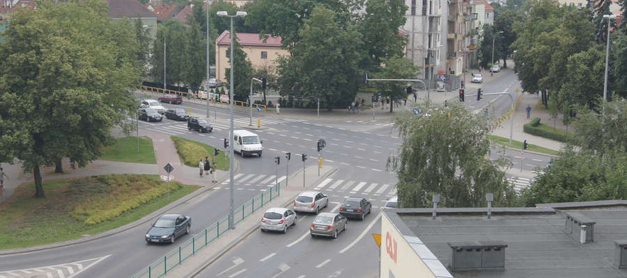 Plac Powstańców Warszawy - skrzyżowanie ulic Jagiellońskiej, Limanowskiego i alei Sybiraków