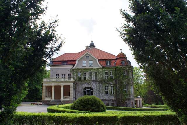 Łężany - jeden z najpiękniejszych pałaców na Warmii i Mazurach - full image