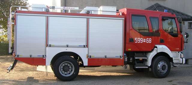 Krzynowłoga Mała zakupiła wóz strażacki za ponad 805 tysięcy złotych  - full image