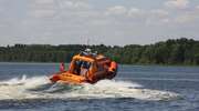 Wypłynął na jezioro i nie wrócił. Na brzegu znaleźli psa i ponton