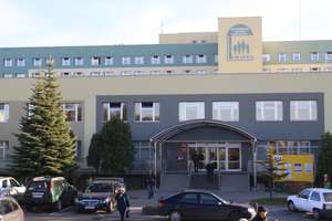 Wojewódzki Szpital Zespolony w Elblągu: Remont podjazdu. Wejście dla osób z niepełnosprawnościami od strony SOR