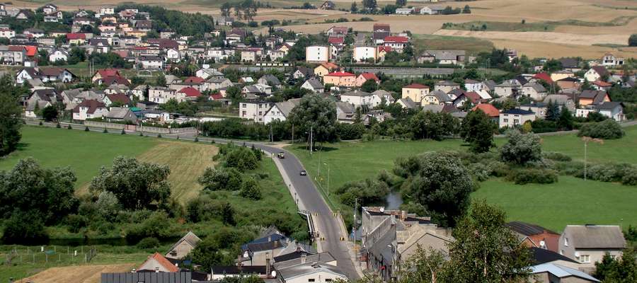Widok na "nowy" Kurzętnik z Góry Zamkowej