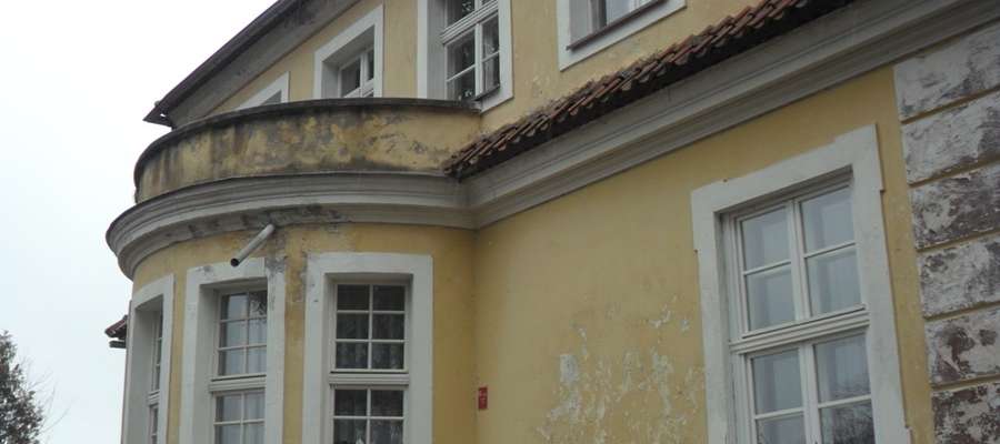 Pałac w Smolajnach wciąż należy do archidiecezji warmińskiej