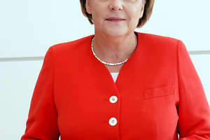 Merkel wygrywa, ale skrajna prawica rośnie w siłę