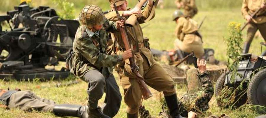 Podczas Walkirii 2011 przedstawiono inscenizację bitwy pomiędzy żołnierzami Armii Czerwonej i Wehrmachtu na froncie wschodnim w II połowie 1944 roku.