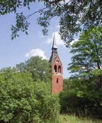 Wieś Małga już nie istnieje, pozostała po niej samotna wieża kościelna