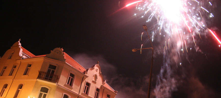 Bisztynek przywitał Nowy Rok 2013 pokazem sztucznych ogni.
