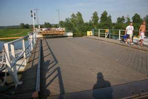 Most w Nowakowie przyjaźniejszy dla płynących do portu barek
