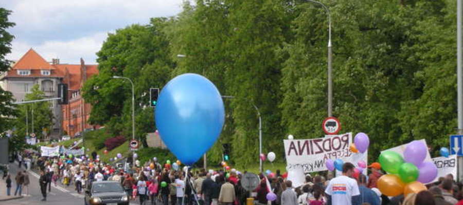 Marsz dla Życia i Rodziny w Olsztynie w 2012 roku. 