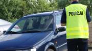 Kierowca potrącił policjanta. Padły strzały