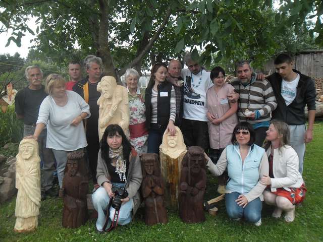 Uczestnicy pleneru w Gąsiorowie - full image