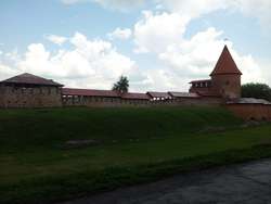 Po zamku w Kownie pozostały tylko mury i baszty, ale widać tu ślady dawnej świetności i potęgi Litwy.