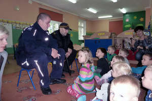Policjanci spotkali się z przedszkolakami po raz kolejny