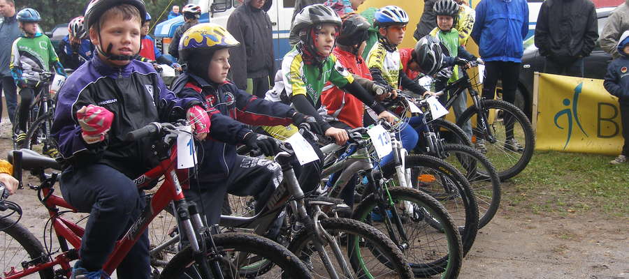 Ubiegłoroczne rowerowe wyścigi nad Święcajtami przyciągnęły wielu miłośników dwóch kółek 