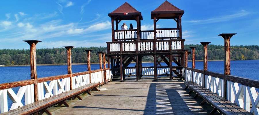 Chluba Olecka - plaża miejska z pięknym molo i charakterystyczną skocznią