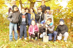 Święto Drzewa w Szkole Podstawowej w Kowalach Oleckich
