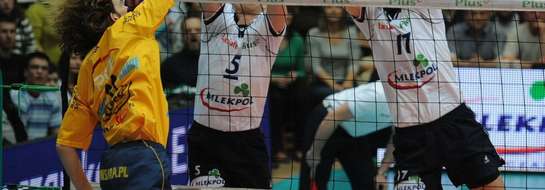 7 kwietnia 2008 roku, mecz Mlekpol AZS Olsztyn — Skra Bełchatów: atakuje Stephane Antiga