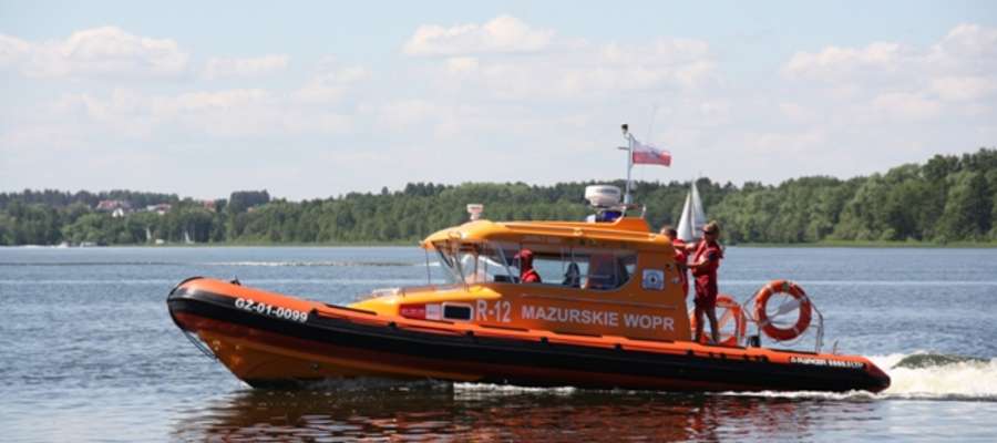  Ratownicy MOPR na jeziorze Niegocin