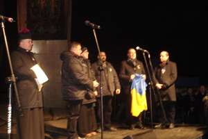 Solidarni z Ukrainą. Elblążanie na wiecu w Gdańsku