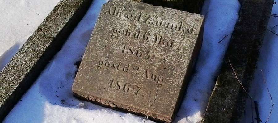 Najstarszy zachowany grób na cmentarzu w Gołdapi