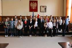 59 uczniów elbląskich gimnazjów odebrało stypendia miejskie