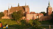 Mury obronne wzgórza katedralnego