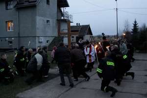 Mieszkańcy Lisowa zapraszają na drogę krzyżową