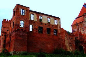 Komornik licytuje zamek w Szymbarku