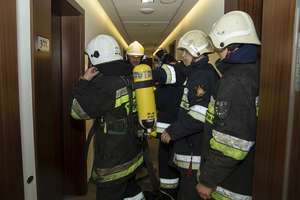 Strażacy ćwiczyli w mikołajskich hotelach