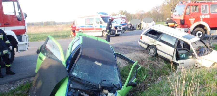 Do wypadku doszło we wtorek (22 kwietnia) około godz. 18.00 na skrzyżowaniu dróg powiatowych Żelazna Góra - Lelkowo oraz Wyszkowo - Zagaje w pobliżu Krzekot (gm. Lelkowo)