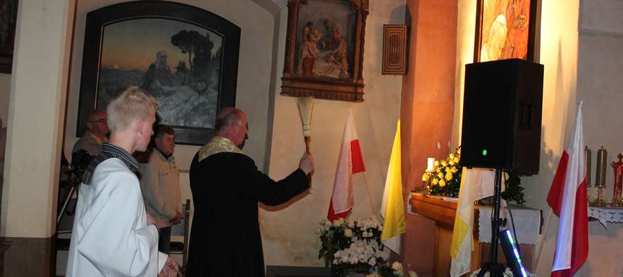 Ks. Tadeusz Breza poświęcił obraz ukazujący Świętego Jana Pawła II