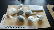 Policjanci przejęli kilkaset gram amfetaminy i marihuany. Zatrzymani dwaj mężczyźni