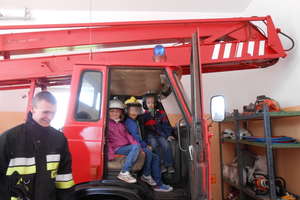 Przedszkolaki poznały pracę strażaków