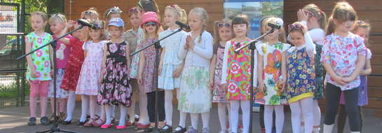 Uczestnikami wydarzenia były dzieci z przedszkoli i szkół z terenu powiatu braniewskiego