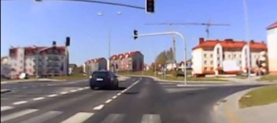 Przejeżdżanie na czerwonym świetle to plaga olsztyńskich ulic
