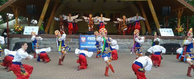  XIX Międzynarodowy Festiwalu Dziecięcych i Młodzieżowych Zespołów Folklorystycznych Mniejszości Narodowych w Węgorzewie. Finałowy węgorzewsko-ługański hopak, 29 czerwca