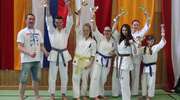 Osiem medali oleckich karateków
