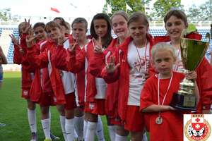 Sukces młodych piłkarek z Elbląga! Elwo Etna z brązowym medalem